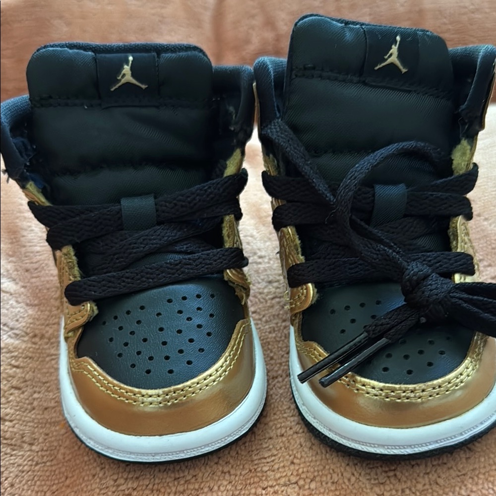 Jordan Kids' Black and Gold Sneakers
